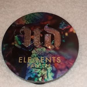 Urban Decay eyeshadow palette